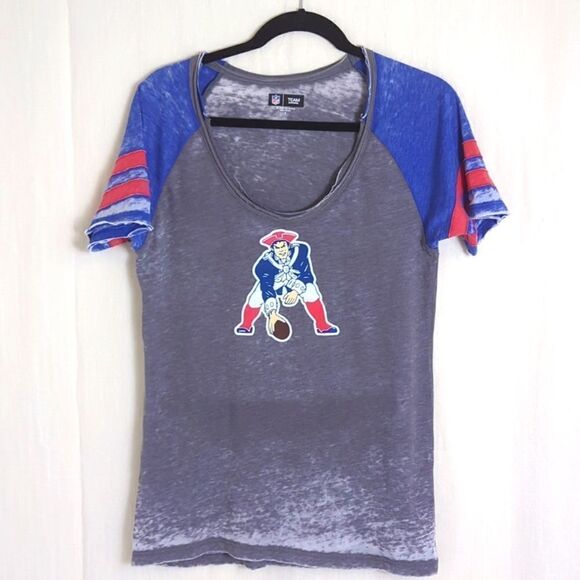 NFL Team Apparel New England Patriots Size Medium - Picture 1 of 7